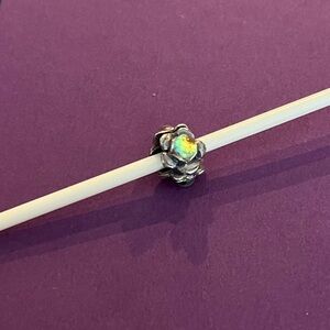Trollbeads Retired Three Flowers bead. Retired 2022. Item # TAGBE-00115.